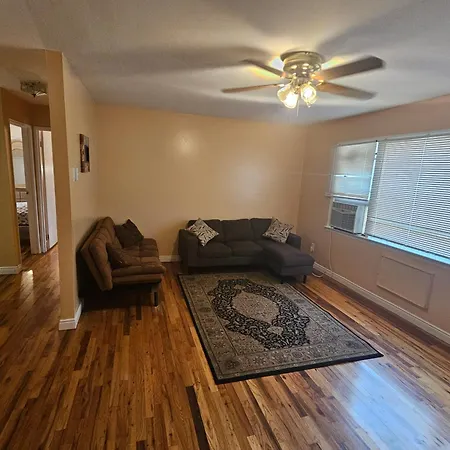 1St Floor Private Apt Near Ferry To Nyc And Park Apartment